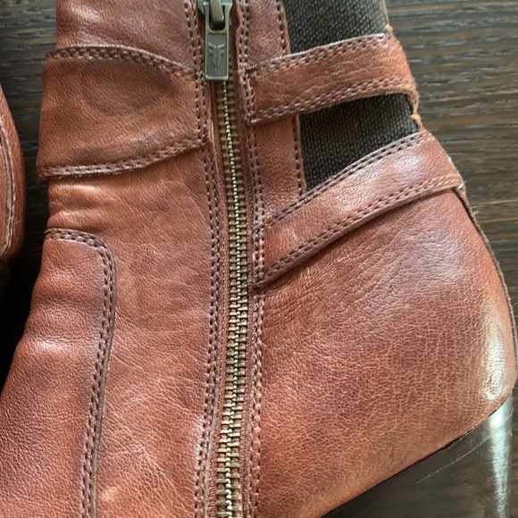 Frye Patty Gore Bootie Size 8 excellent shape - Picture 7 of 9